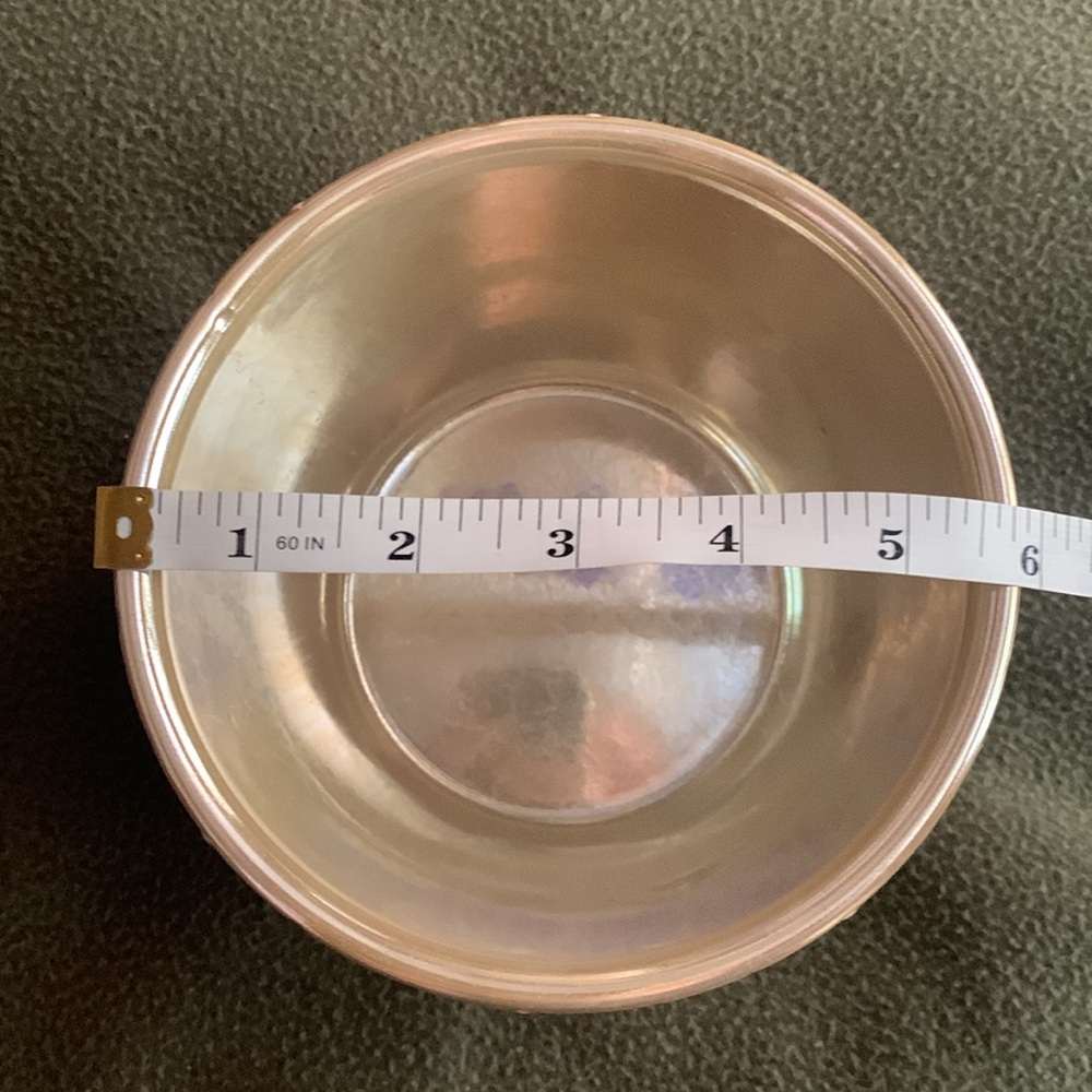 New beautiful gold flower pot with decorative lines. See pictures for size. - Picture 4 of 8
